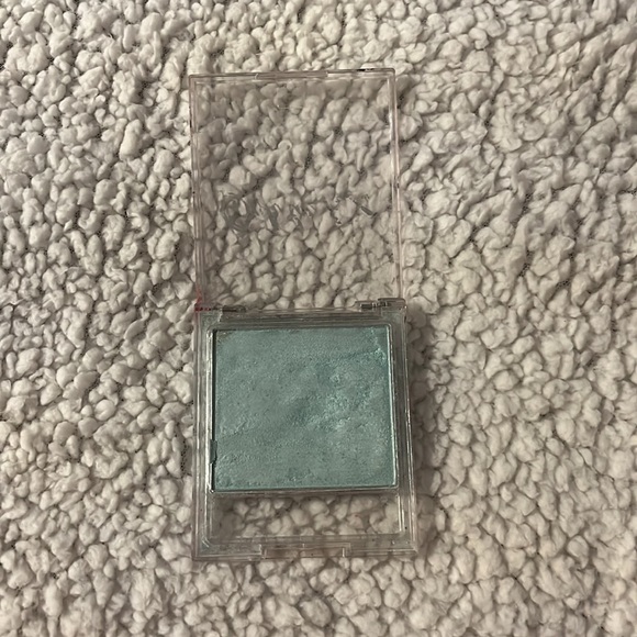 Make up that is in great shape all eyeshadows and all neutral colors - Picture 6 of 7